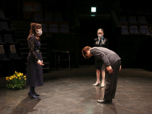 リハーサルにて松岡伶子先生による舞台マナー指導