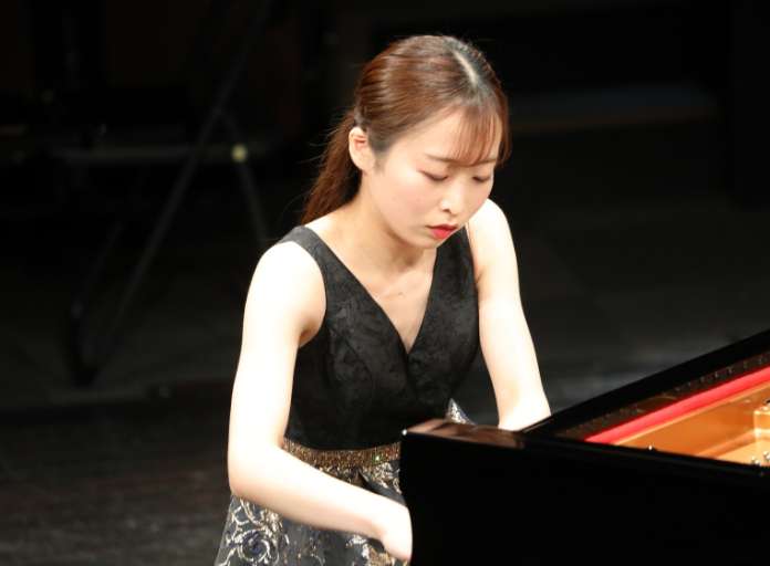 ピアノ　石田明日香さん