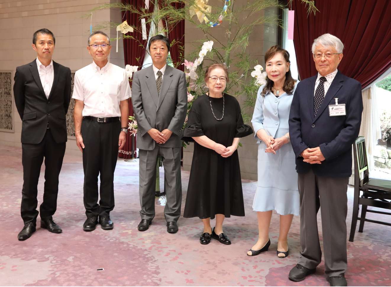 左から（敬称略）
荒井敦徳 小杉政巳 新貝晃一 渡利典子 佐々木伃利子 安田武沖