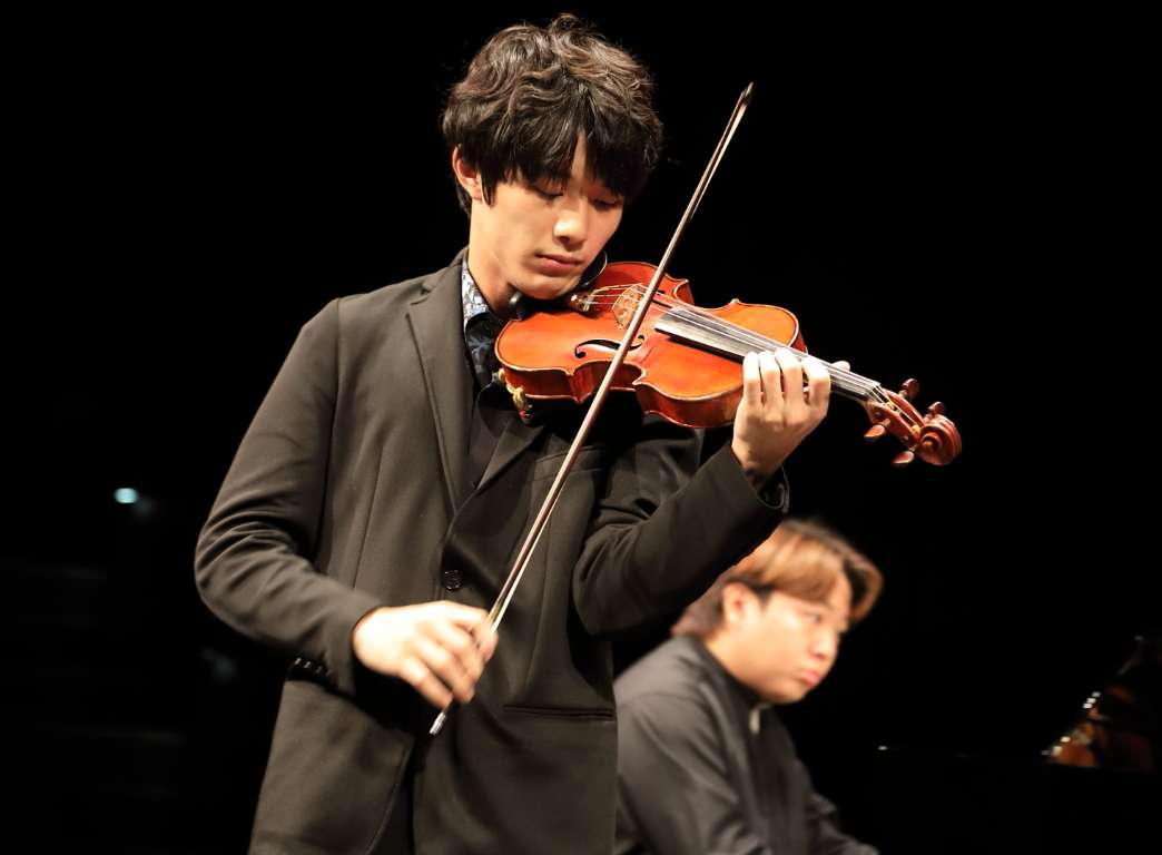 特別演奏　ヴァイオリン　松本陽輝さん