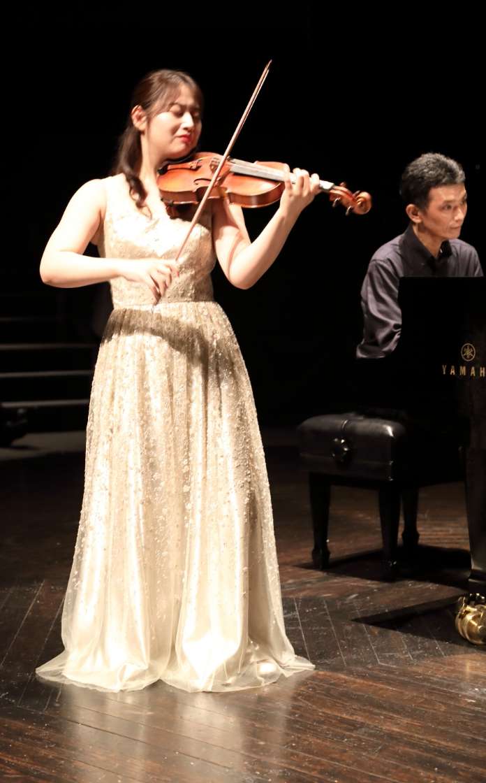 特別演奏　小山けいとさん　ピアノ伴奏　佐部利弦さん